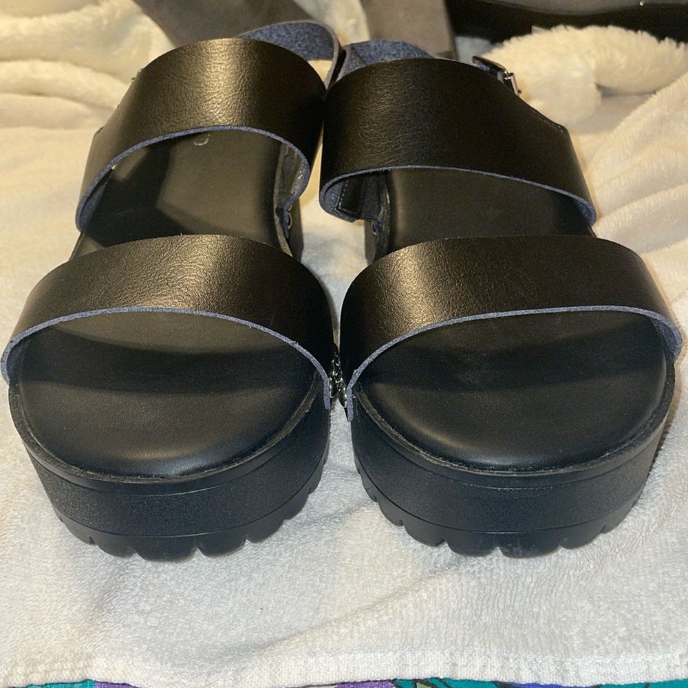 Black Double Band Heel Shoe